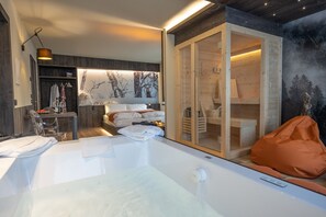 1 bedroom, in-room safe, free WiFi, bed sheets