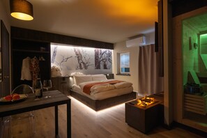 1 bedroom, in-room safe, free WiFi, bed sheets