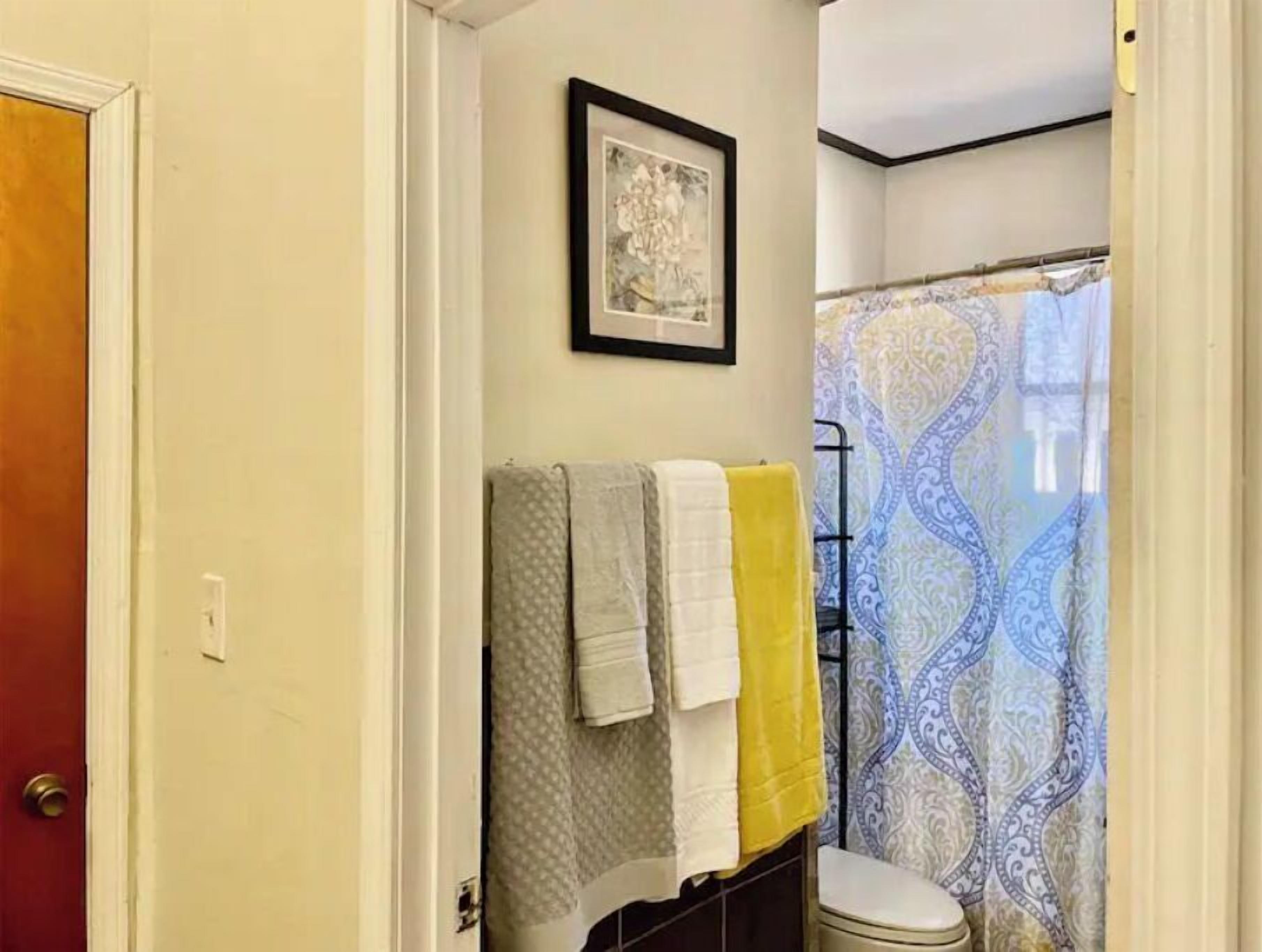 Combined shower/bathtub