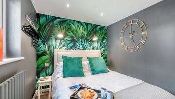 1 bedroom, free WiFi, bed sheets