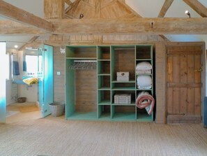 Interior - 2 bedroom accommodation in Beeby (Beeby)