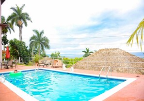 Outdoor pool - Bella Vista Pine Bungalow (Montego Bay)