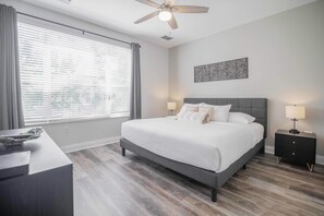 3 bedrooms, desk, iron/ironing board, travel cot