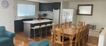 The Blue House -Spacious and comfortable beach house