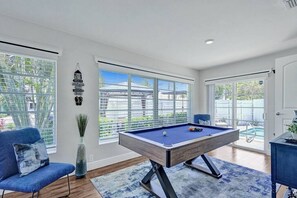 Games room - Heated Pool! 5 Bedrooms+1 Mile To Beach/Las Olas! (Fort Lauderdale)
