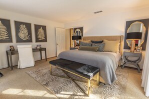 2 bedrooms, desk, iron/ironing board, WiFi