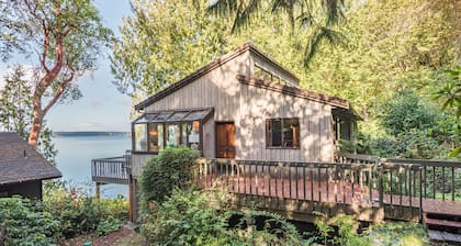 Discovery Bay Lookout: Hot Tub, Sauna & More!