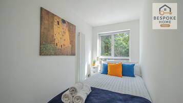 4 bedrooms, desk, iron/ironing board, free WiFi