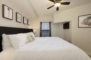 1 bedroom, desk, free WiFi, bed sheets - Granby Ranch Haven: Outdoor Pool & Biking Fun (Granby)