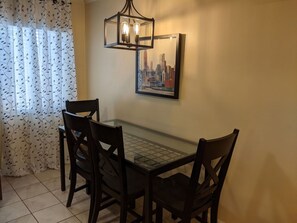 Dining - Charming SoCal Apartment (Downey)