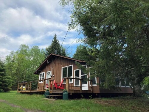 FOX HILL All season retreat at Star Lake, Whiteshell with dock 