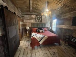 1 soverom, strykejern/-brett, wi-fi (inkludert) og sengetøy