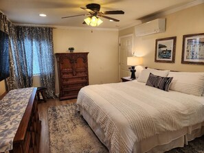 3 habitaciones, escritorio, tabla de planchar con plancha y wifi gratis