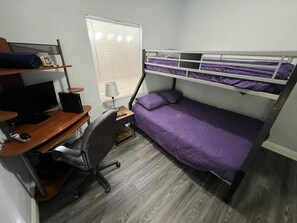 3 bedrooms, desk, iron/ironing board, free WiFi - "La Casita" Beautiful Home in the heart of Miami (Miami)