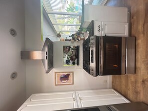 Refrigerador, horno, parrilla de estufa y lavavajillas 