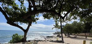 Una spiaggia nelle vicinanze