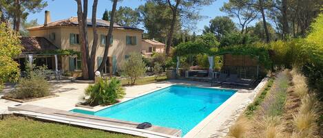 Piscine extérieure, piscine chauffée