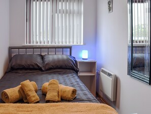 2 quartos, Wi-Fi de cortesia, roupa de cama