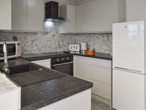 Geschirrspüler, Hochstuhl, Gefrierschrank