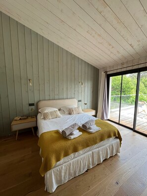 5 habitaciones, tabla de planchar con plancha y wifi gratis