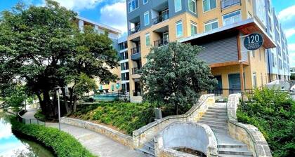 Beautiful Modern 1-Bedroom 1-Bath Apartment- On the Riverwalk