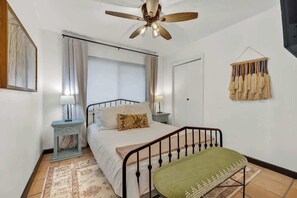 3 bedrooms, iron/ironing board, free WiFi, bed sheets