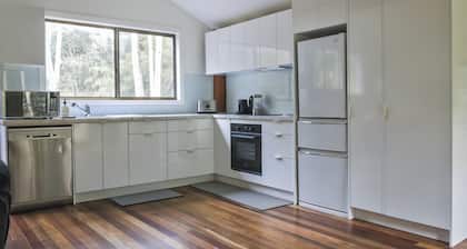 SYDN-COO222 · Creek House, Remote, Tranquil