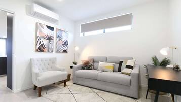 Televisión, oficina