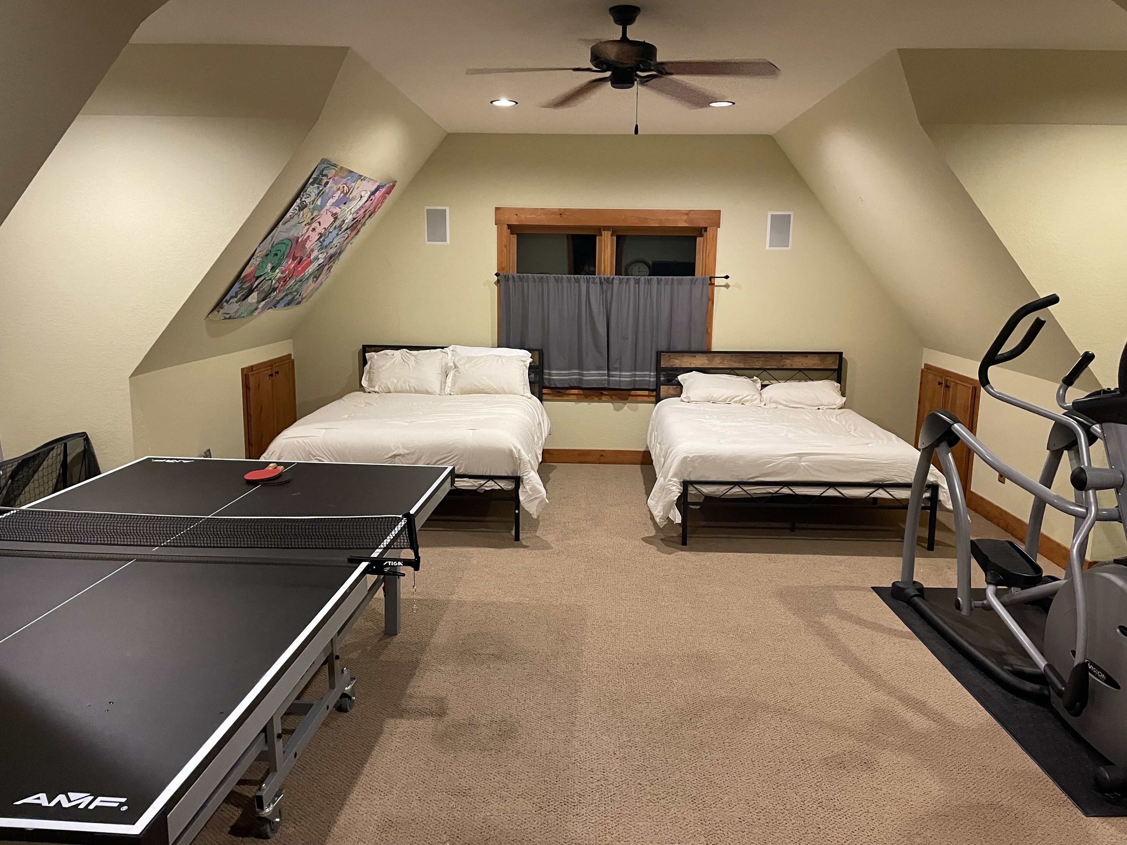 4 Schlafzimmer, Schreibtisch, Reisekinderbett, kostenloses WLAN