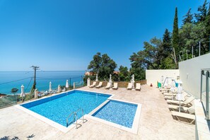 Pool - Studio Apartment "Mazis Studio B" with Sea View, Balcony & Wi-Fi (Corfu)