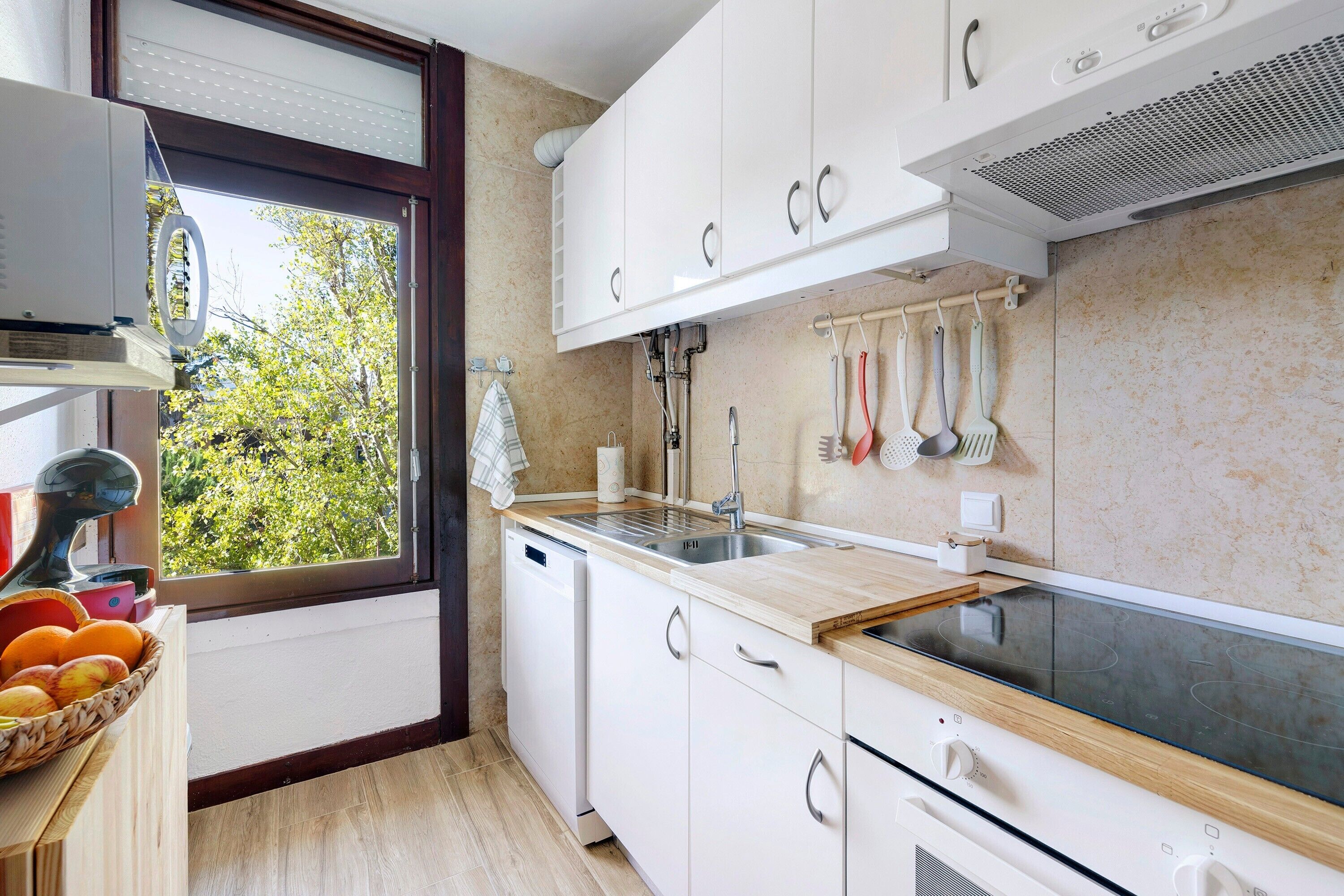 Refrigerador, microondas, horno, placa de cocina