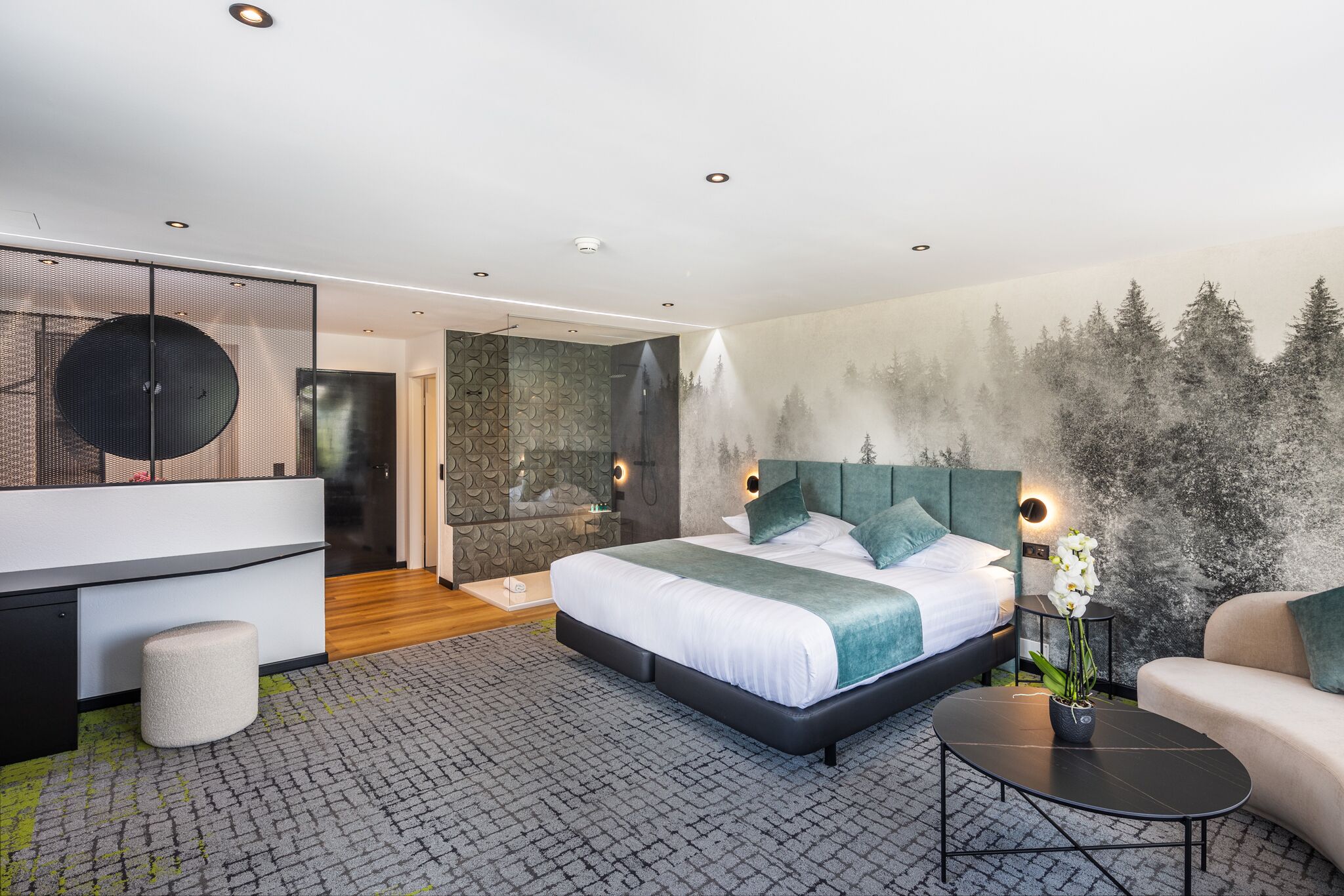 Down duvets, free WiFi, bed sheets