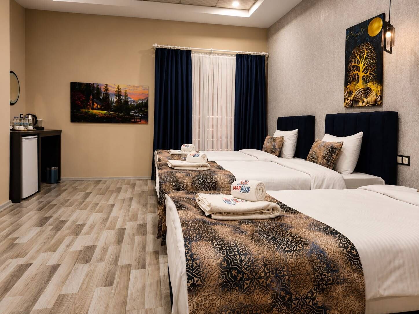 QUAD ROOM | Ropa de cama de alta calidad, minibar, escritorio