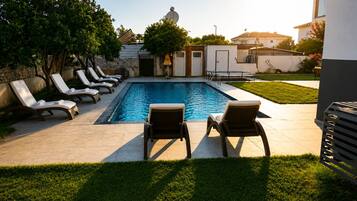 Indoor pool, outdoor pool, free cabanas, pool umbrellas