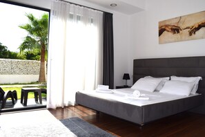 Standard Triple Room | Minibar, in-room safe, individually decorated, laptop workspace - Side Mira Palace (Manavgat)