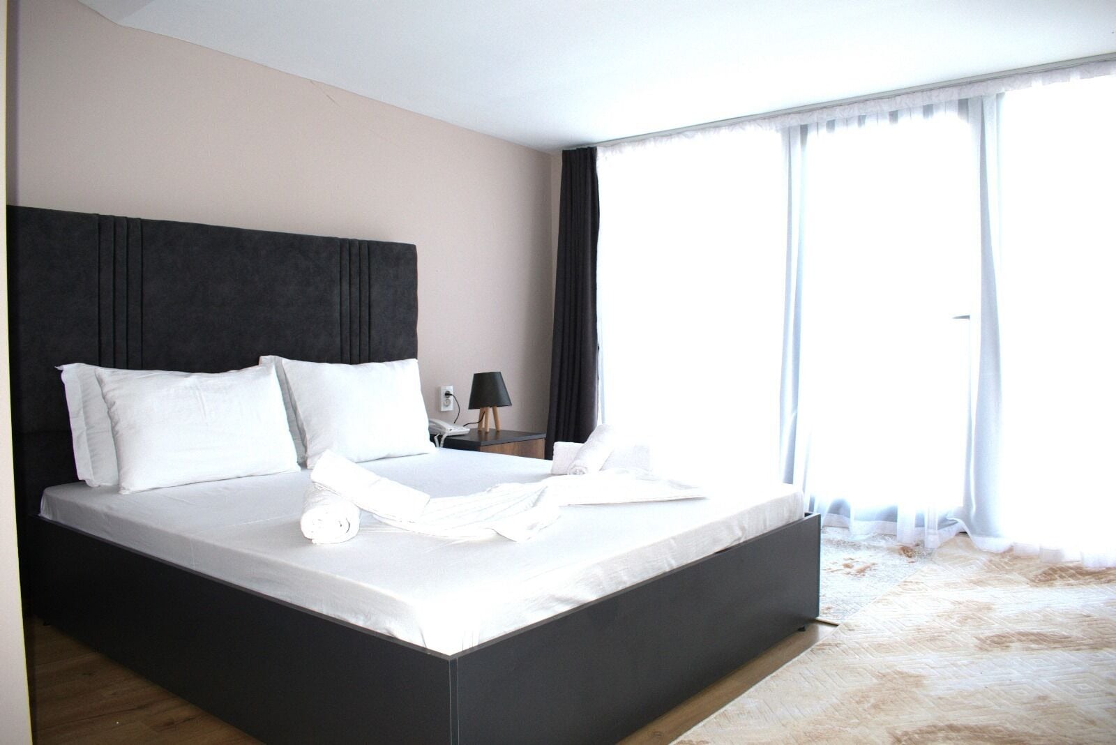 Standard-Doppelzimmer | Minibar, Zimmersafe, laptopgeeigneter Arbeitsplatz