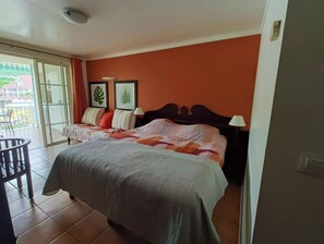 1 chambre, bureau, fer et planche à repasser, Wi-Fi gratuit