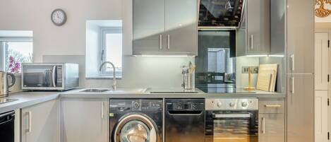 Lave-vaisselle, chaise haute