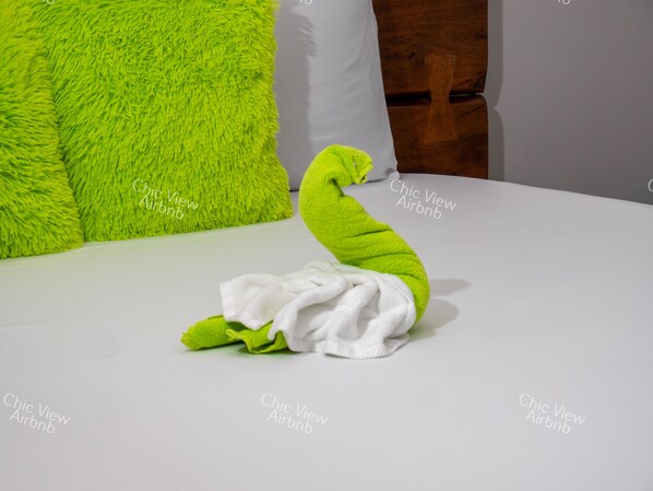 1 bedroom, in-room safe, iron/ironing board, free WiFi - Chic View 1 Bedroom Condo  — 10 min from the Airport! (Montego Bay)