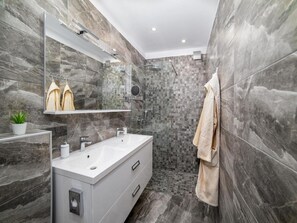 Hair dryer, towels