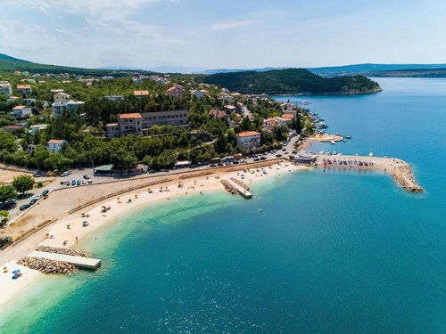 Vega Lux Apartments -One Bedroom Apartment with Terrace