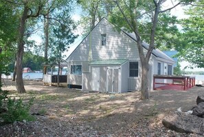 Exterior - Where the Road Ends, Adventure Begins-Sunset Views&Kayaks at a Boat-Only Hideout (Wolcott)