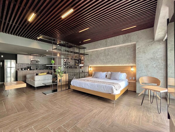 1 bedroom, desk, iron/ironing board, WiFi