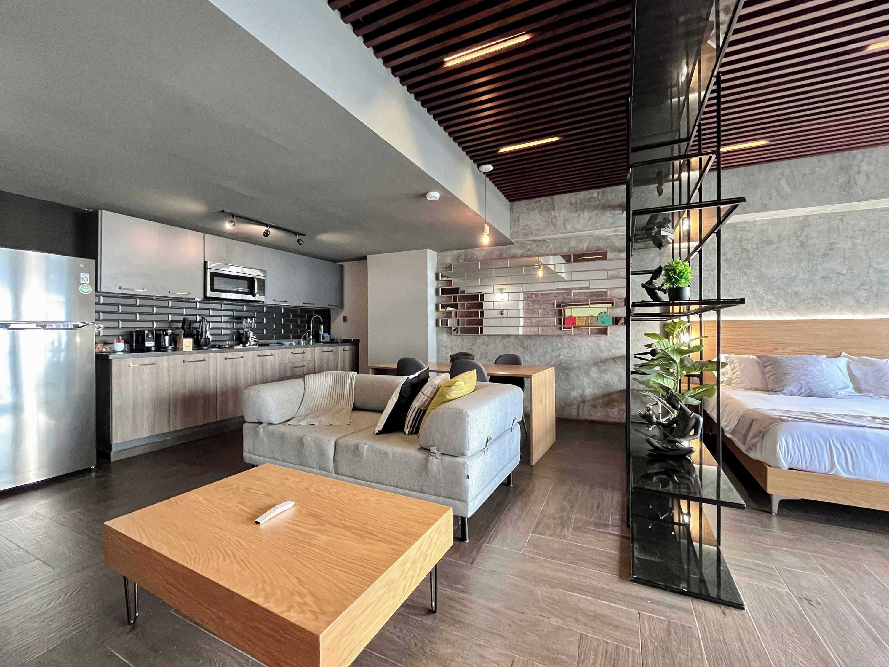 Televisión, estéreo y oficina 