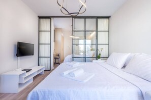 1 bedroom, iron/ironing board, WiFi, bed sheets - Emily in Athens - Chic central flat w/green terrace b/n Syntagma & Monastiraki (Athina)