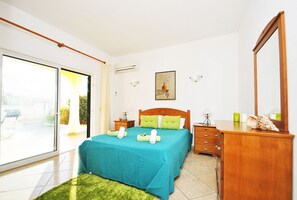 3 slaapkamers, een kluis op de kamer, een strijkplank/strijkijzer