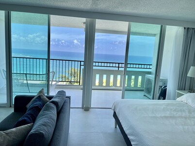 Caribbean Beach front King bed with large balcony