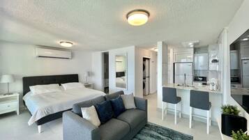 1 bedroom, iron/ironing board, WiFi (free), bed sheets