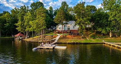 *Lakeside Hideaway* Slp10|Lake Front|Outdoor Oasis