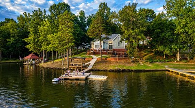 *Lakeside Hideaway* Slp10|Lake Front|Outdoor Oasis